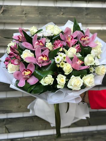 Букет цветов из: Розы и Хризантемы в Лебяжьем Алтайского края