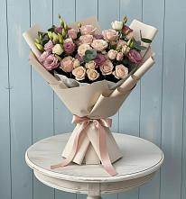 Букет цветов из:  Розы и Лизиантусы в Лебяжьем Алтайского края