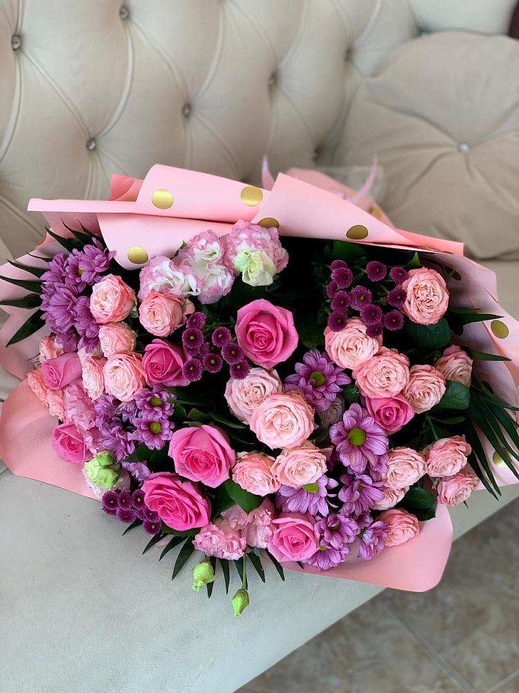 Букет цветов из: Хризантемы, Розы и Лизиантусы в Лебяжьем Алтайского края