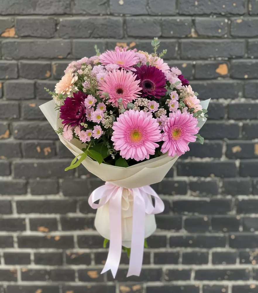 Букет цветов из: Герберы и Хризантемы в Лебяжьем Алтайского края