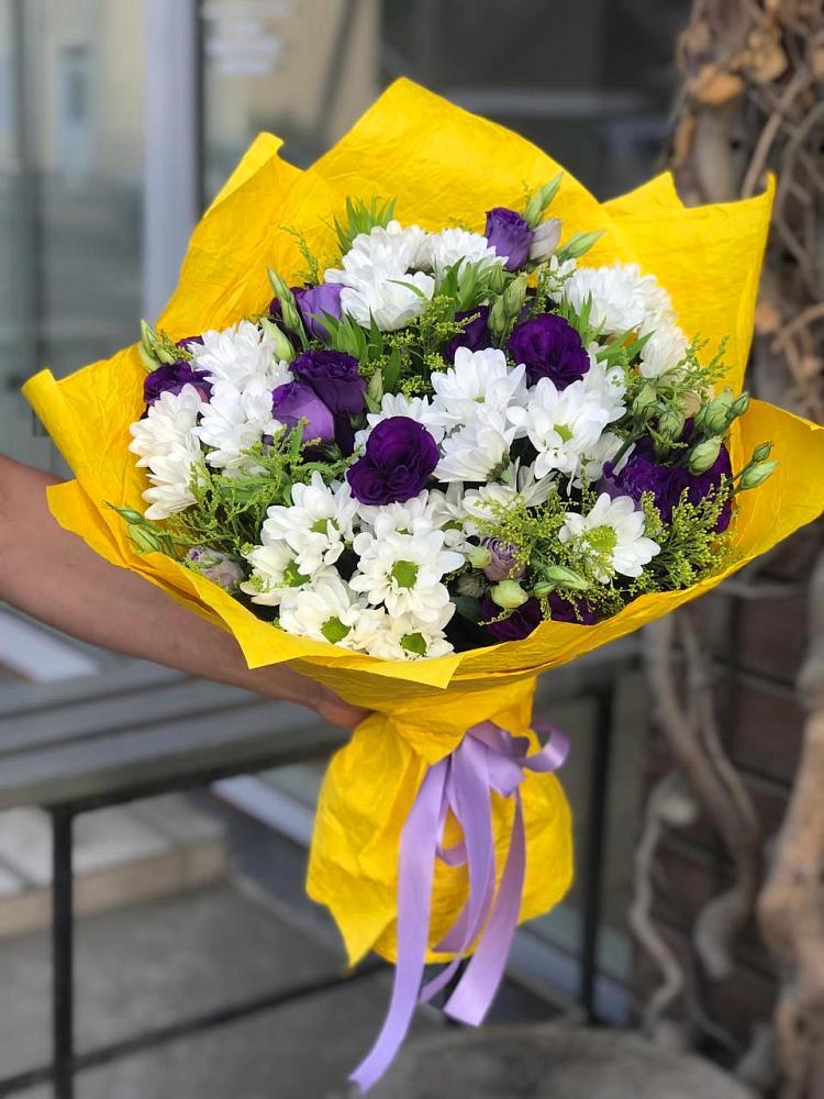 Букет цветов из: Ирисы, Хризантемы и Ромашки в Лебяжьем Алтайского края