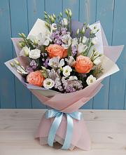 Букет цветов из:  Лизиантусы, Розы, Альстромерии и Гипсофила #REPLACE_PRED# Лебяжьем Алтайского края