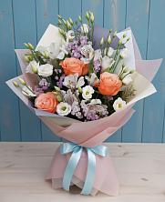 Букет цветов из:  Лизиантусы, Розы, Альстромерии и Гипсофила в Лебяжьем Алтайского края