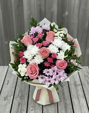 Букет цветов из:  Альстромерии, Гвоздики, Розы и Хризантемы в Лебяжьем Алтайского края