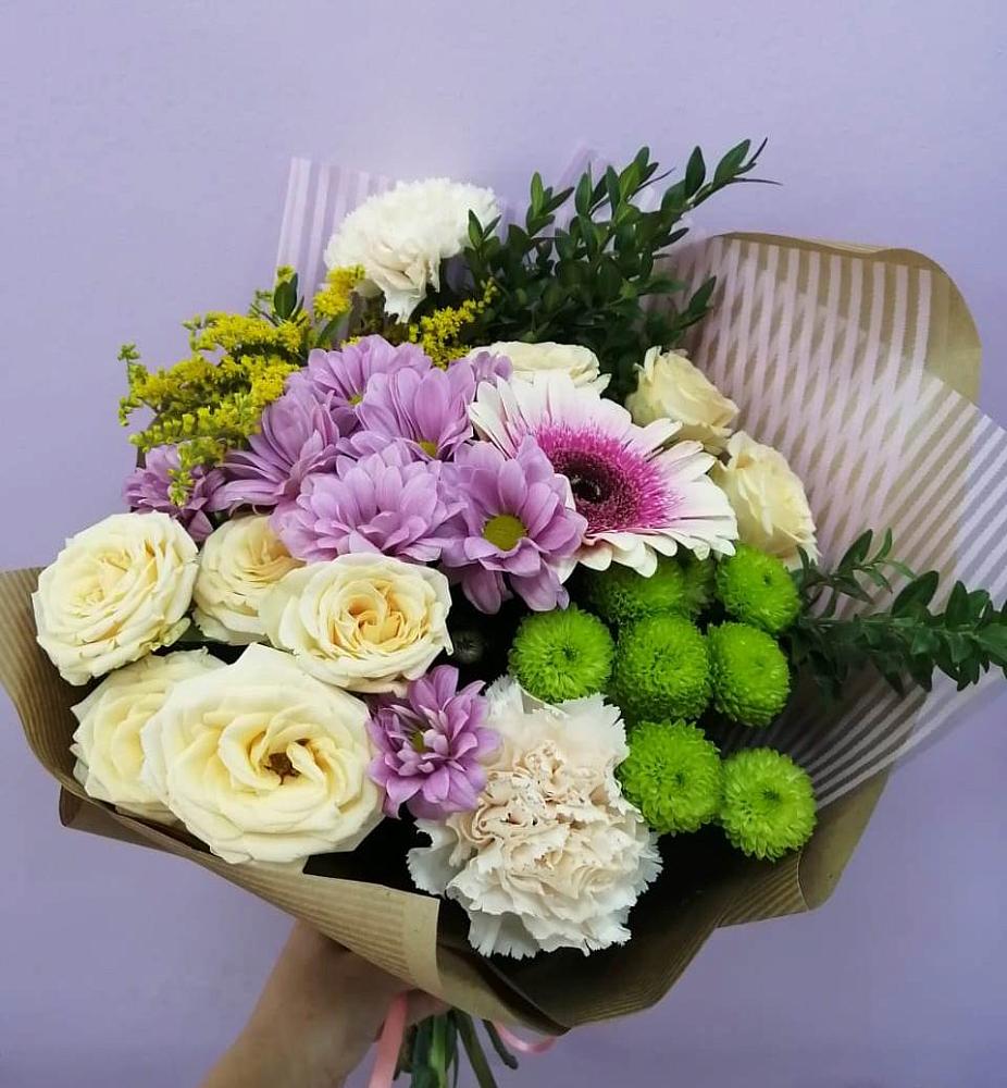 Букет цветов из: Хризантемы, Розы, Гвоздики и Герберы в Лебяжьем Алтайского края