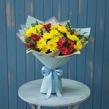 Букет цветов из:  Альстромерии и Хризантемы в Лебяжьем Алтайского края