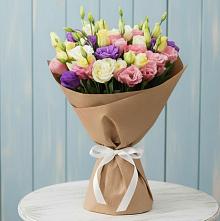 Букет цветов из:  Лизиантусы в Лебяжьем Алтайского края