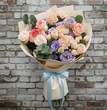 Букет цветов из:  Розы, Лизиантусы и Гвоздики #REPLACE_PRED# Лебяжьем Алтайского края